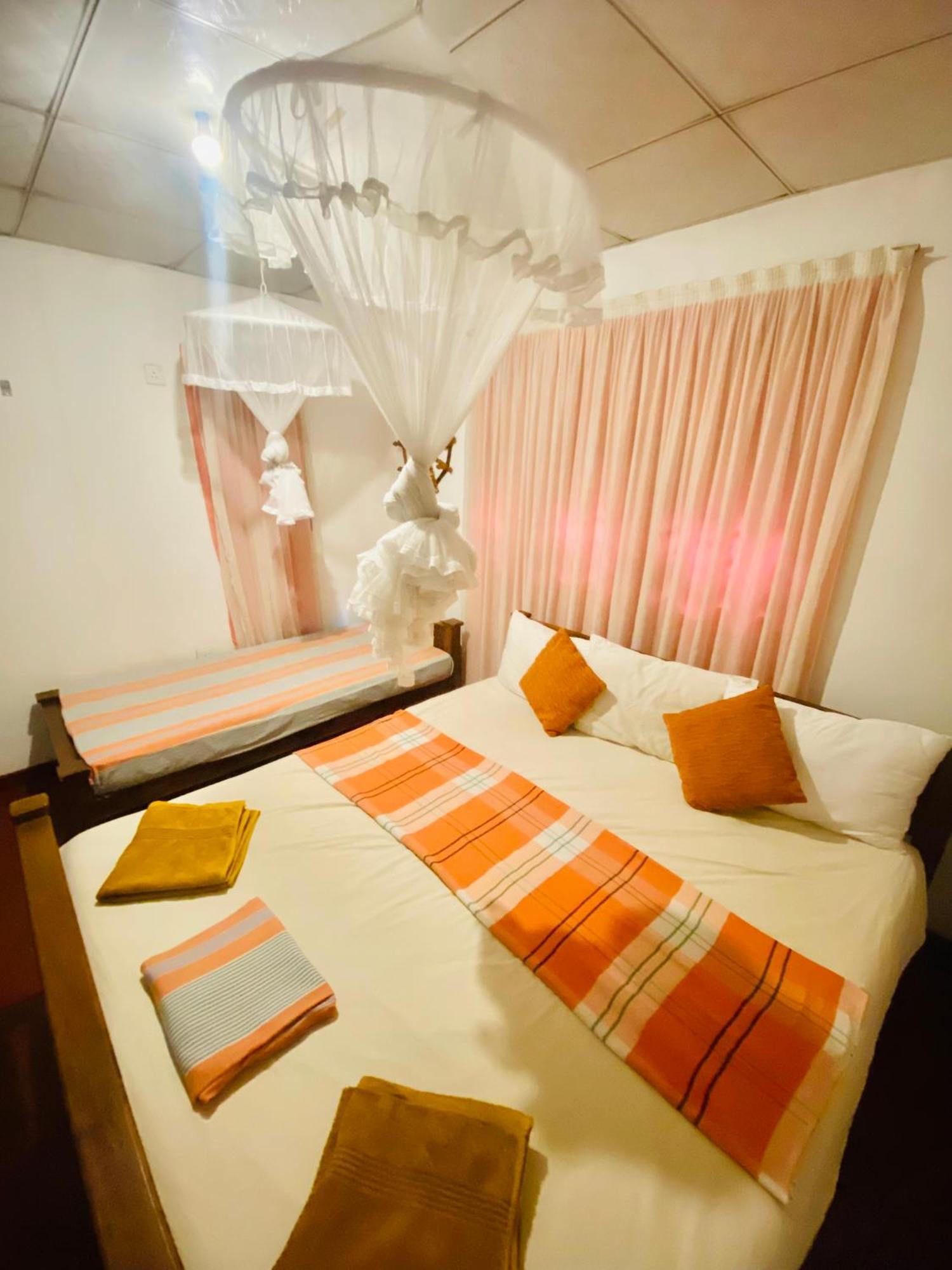 Pearl White House * Udawalawe
